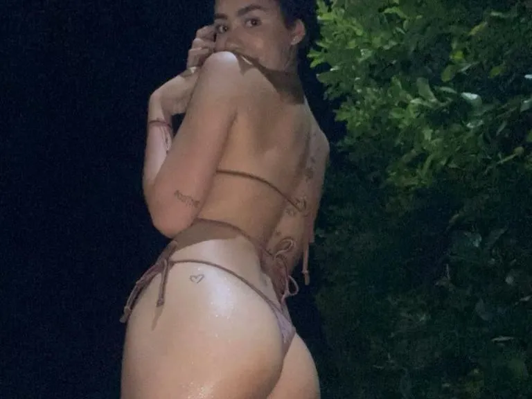 AdharaJhonson cam model profile picture