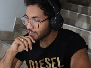 Adamhairybro profilbild på webbkameramodell 