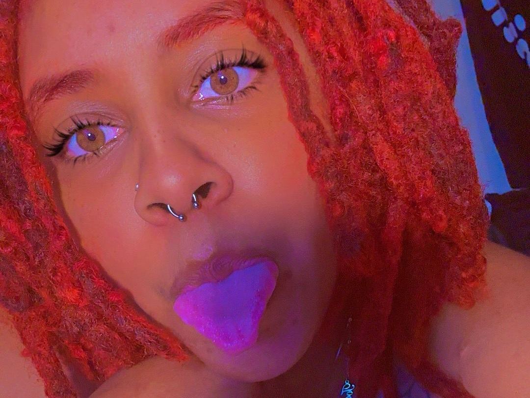 MooneShine cam model profile picture