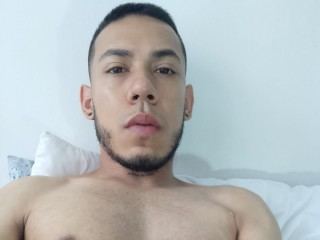 AronFoxxx cam model profile picture