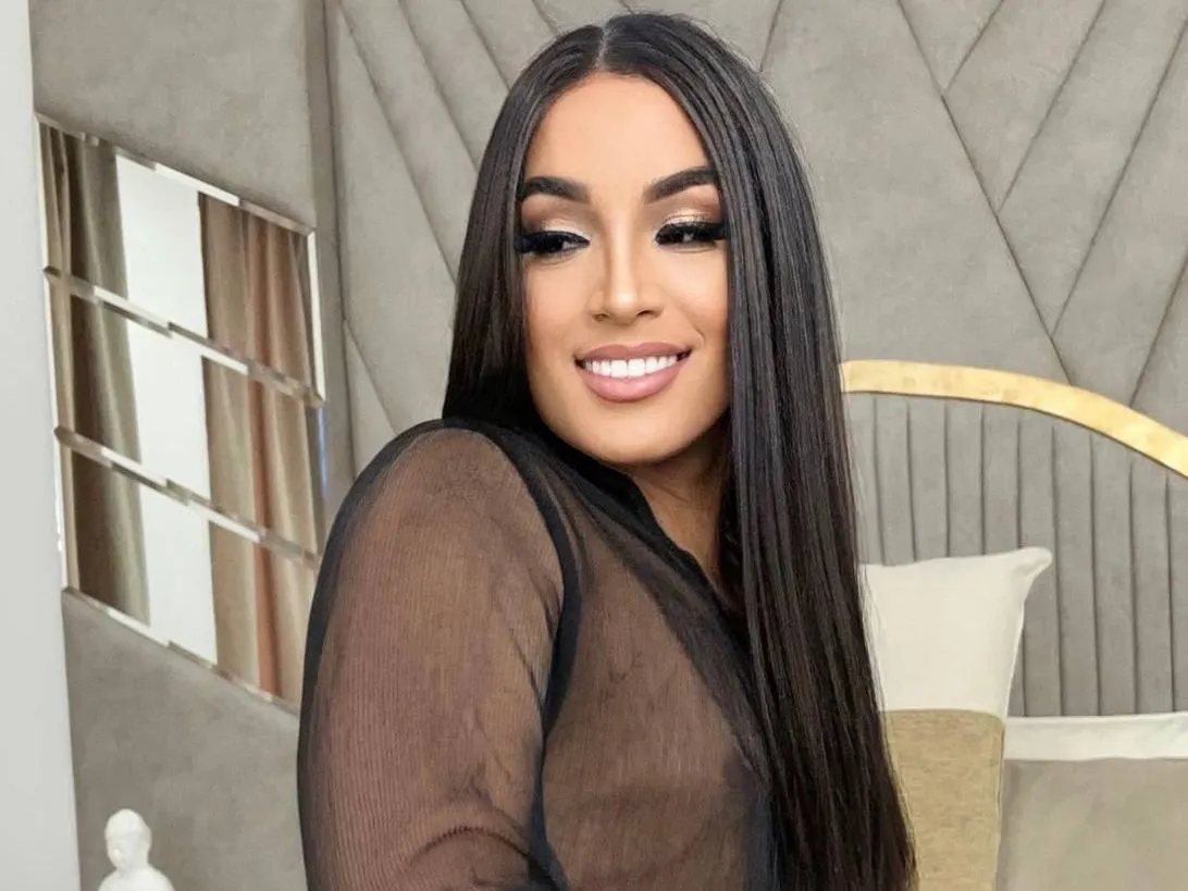 Profilbilde av CarliiMartinez webkamera modell