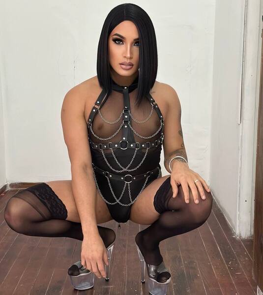 Artist CarliiMartinez Foto 3