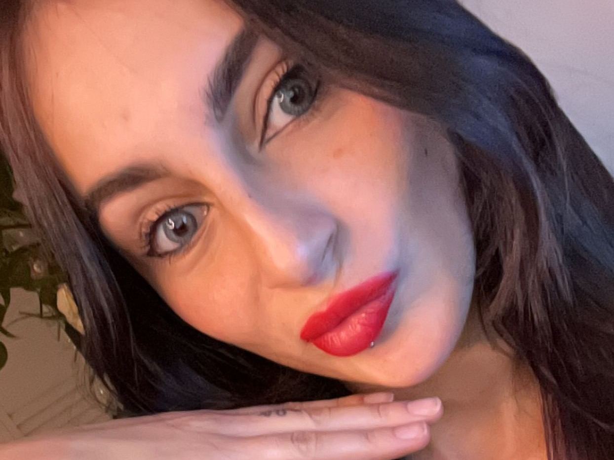 GirlNextDoorx18 profilbild på webbkameramodell 