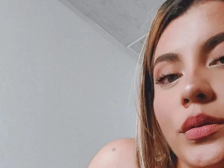 nikkii28 immagine del profilo del modello di cam