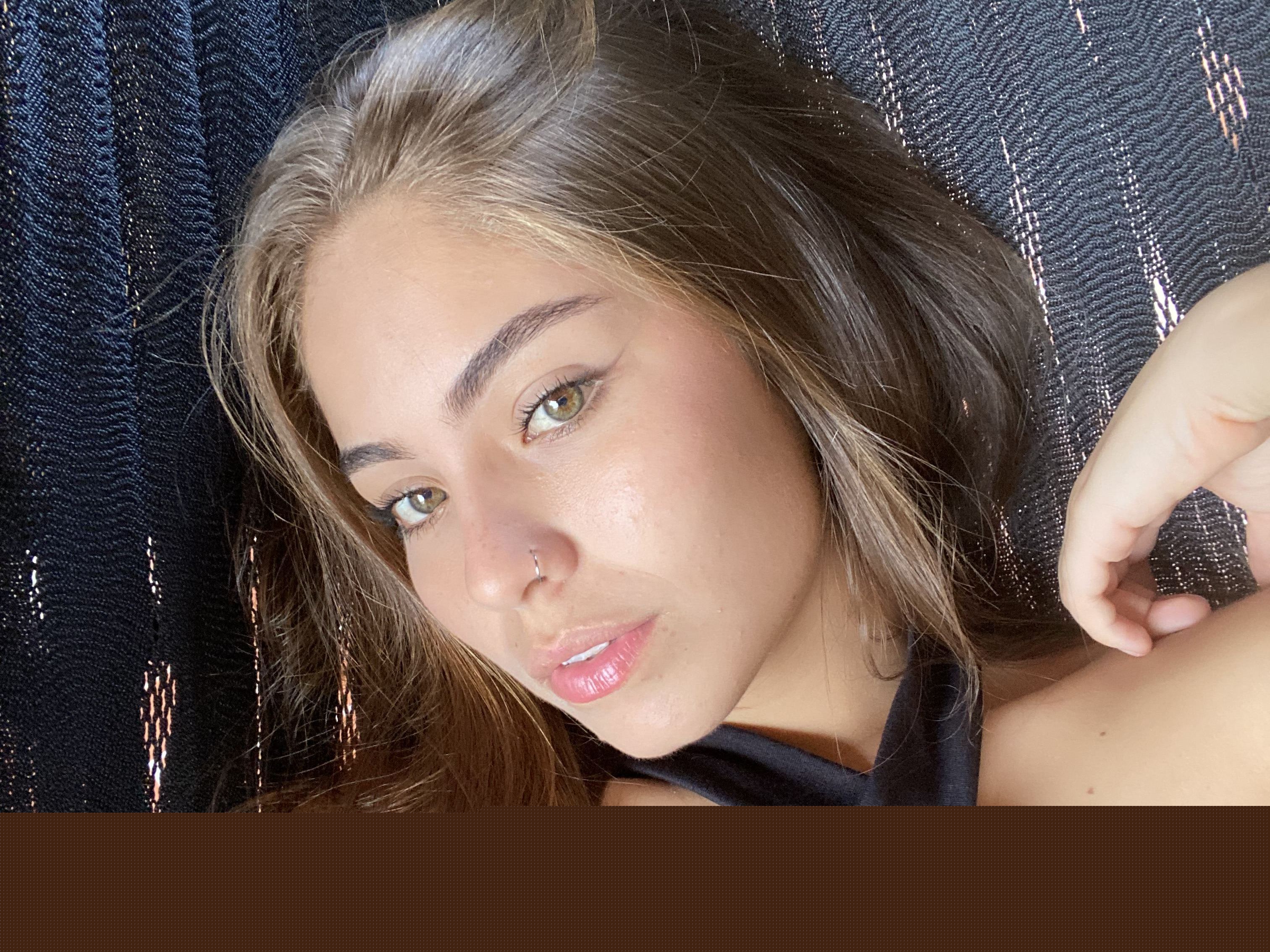 SalomeHutson immagine del profilo del modello di cam