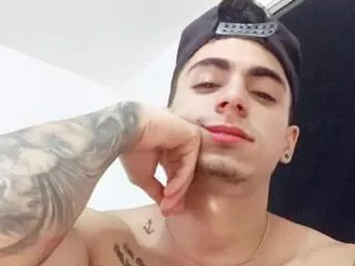 Image de profil du modèle de webcam DerrickPierce19