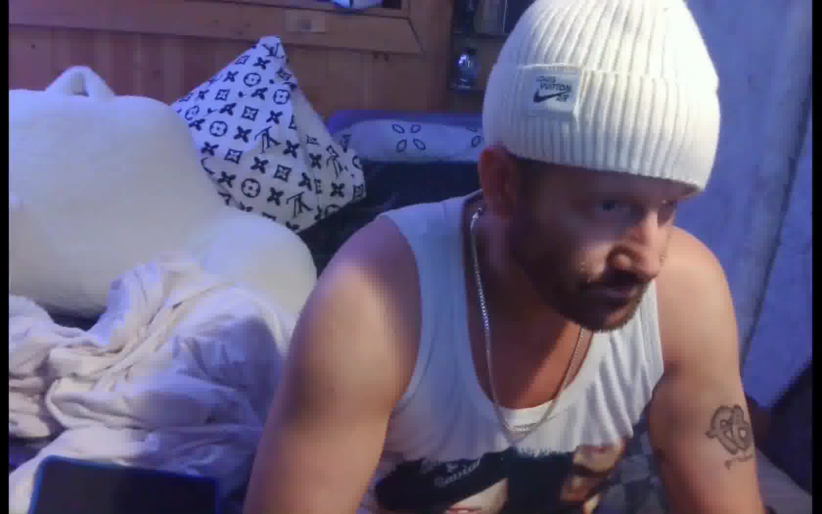 Utøver cloudycuddler Video 1