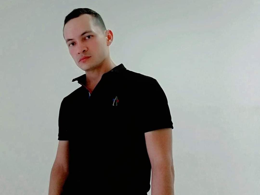 Imagen de perfil de modelo de cámara web de CharlyBlake