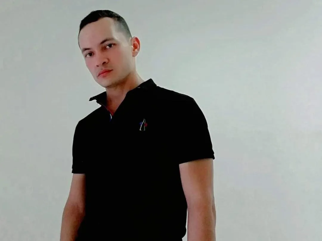 CharlyBlake profilbild på webbkameramodell