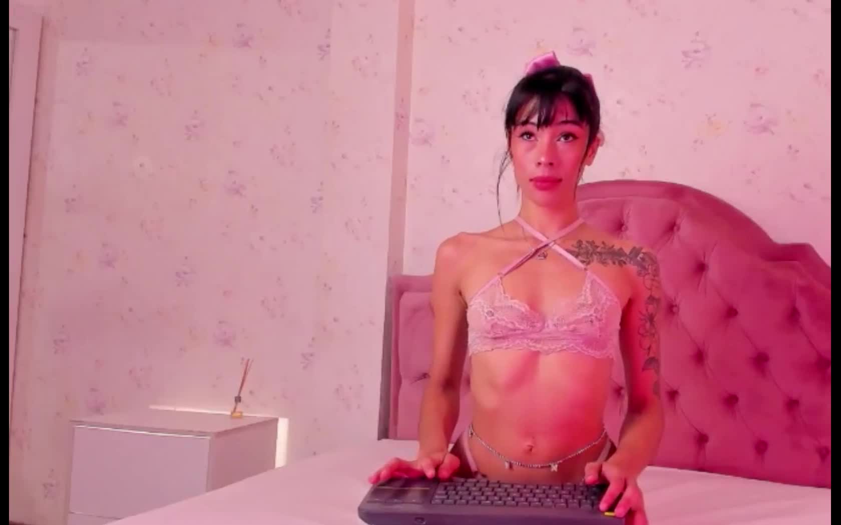 Interprète SaraHiltonn Vidéo 1