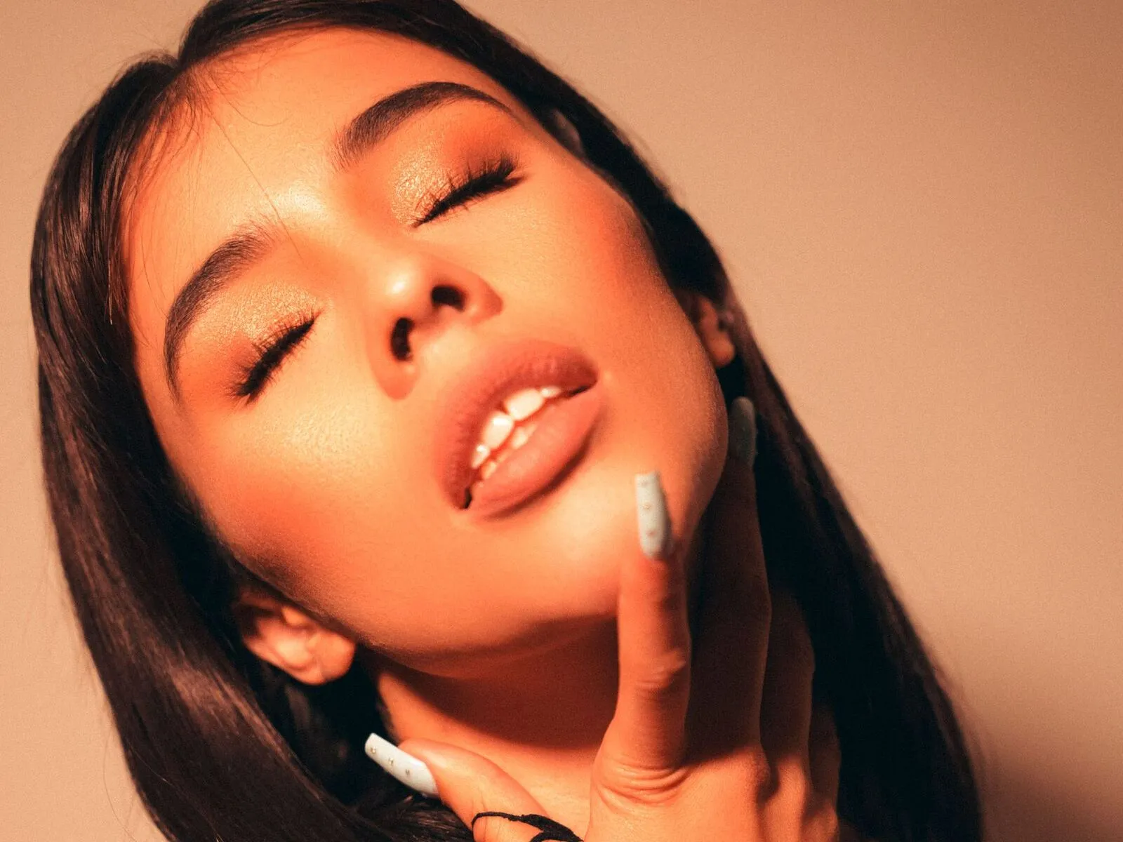 SaraHiltonn profielfoto van cam model