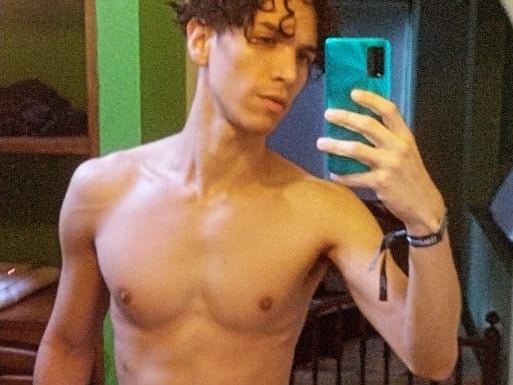 Image de profil du modèle de webcam FrankieCosta