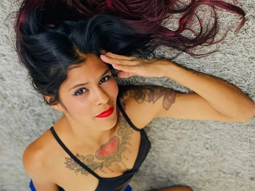 AdaraCute immagine del profilo del modello di cam