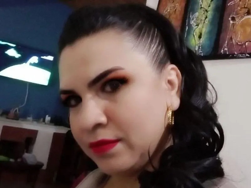 Imagen de perfil de modelo de cámara web de yeniferluna