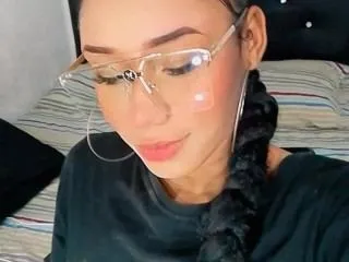 Image de profil du modèle de webcam sensation777