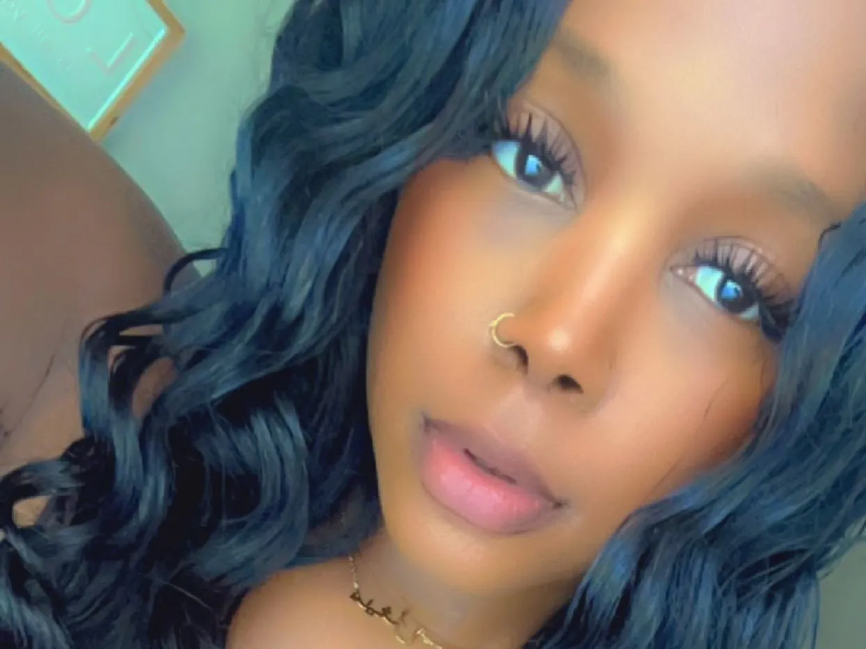 ChynaHollingz cam model profile picture