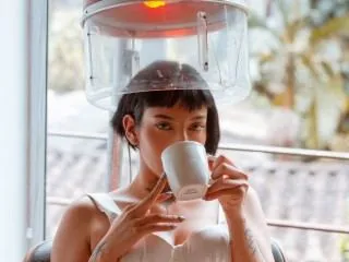 Image de profil du modèle de webcam DiaryOfBlossom