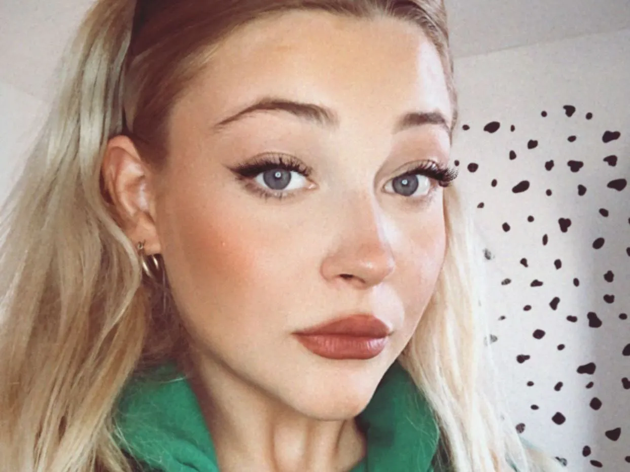 playfullola Profilbild des Cam-Modells