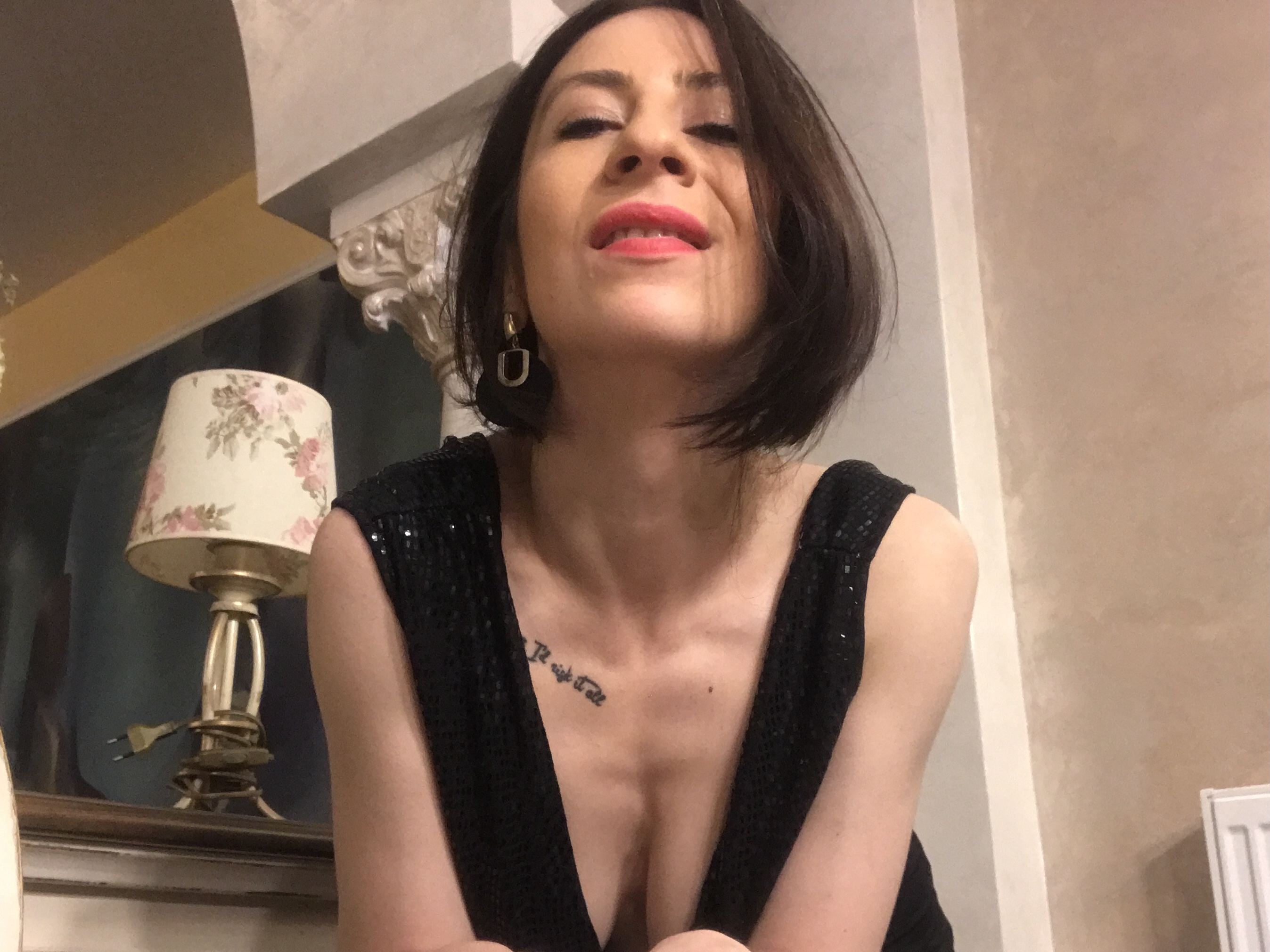 Imagen de perfil de modelo de cámara web de BrunetteAmyXO