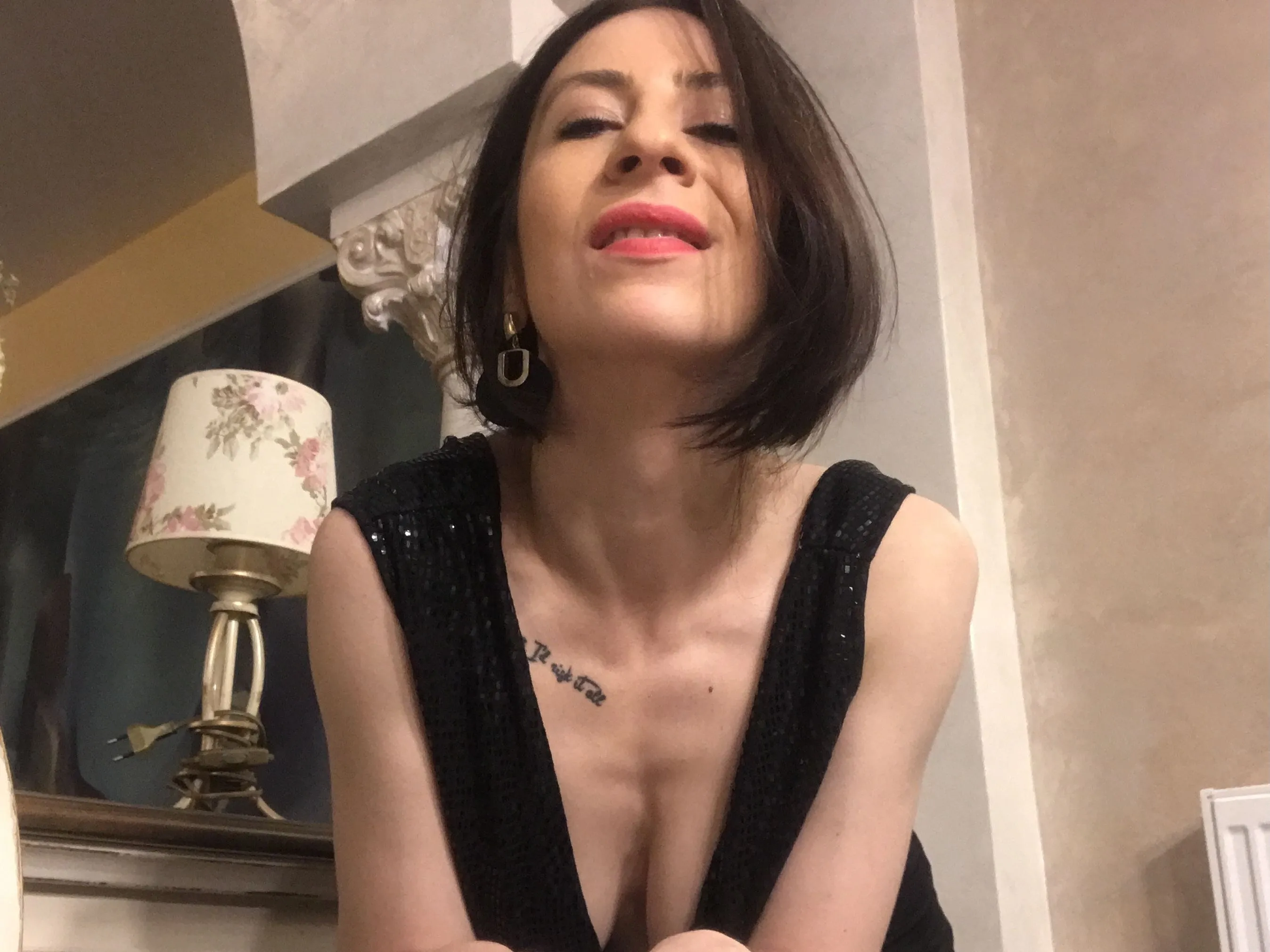 BrunetteAmyXO profilbild på webbkameramodell