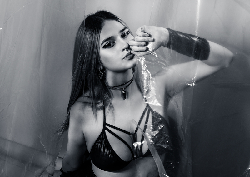 Artist MaiaMitchelle Foto 2