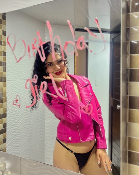 Artista AlaskaBlueee Foto 10