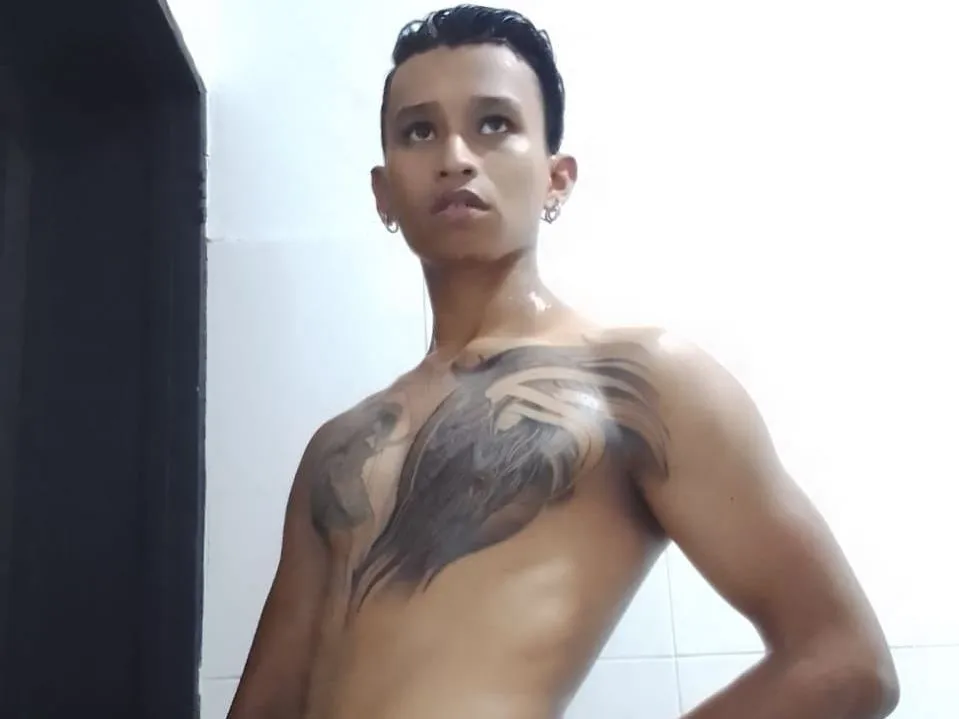 Bigcocoaxx cam model profile picture