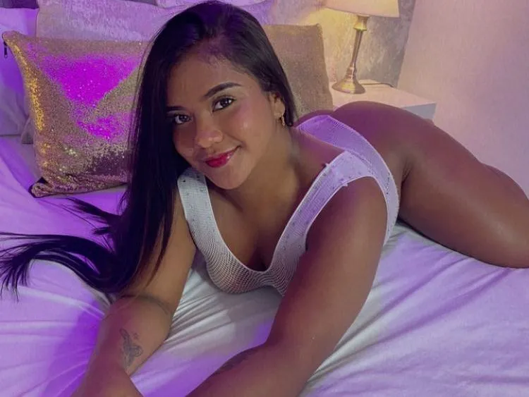 Imagen de perfil de modelo de cámara web de GenesisDaniel