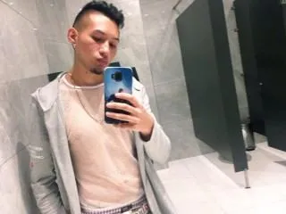 axelandjunior cam model profile picture