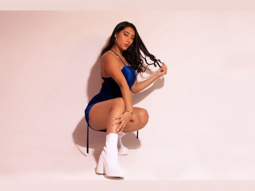 Profilbilde av AlisonRobertss webkamera modell