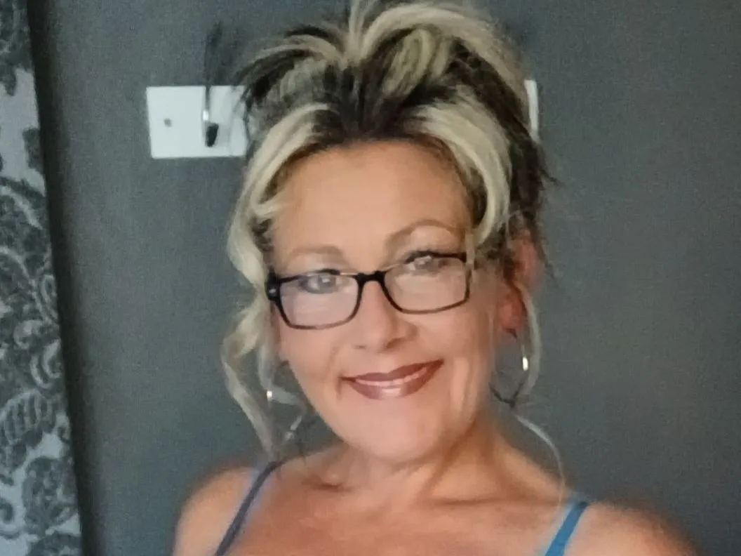 Profilbilde av petite34DD webkamera modell