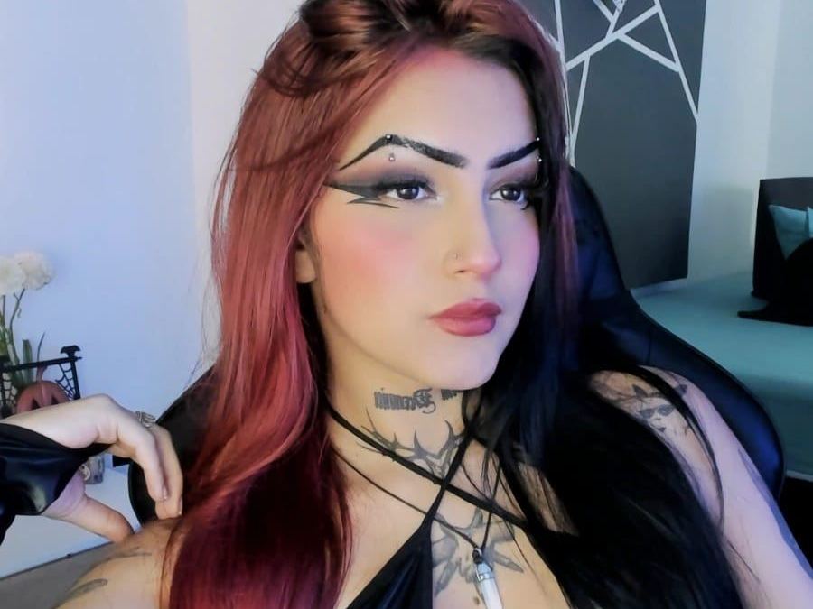rousehutsson profielfoto van cam model