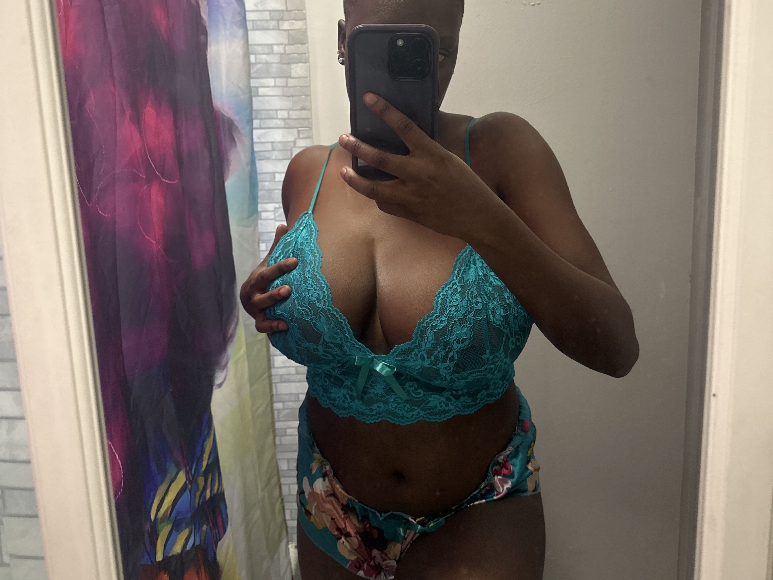 BustyBlackBarbie20 profilbild på webbkameramodell