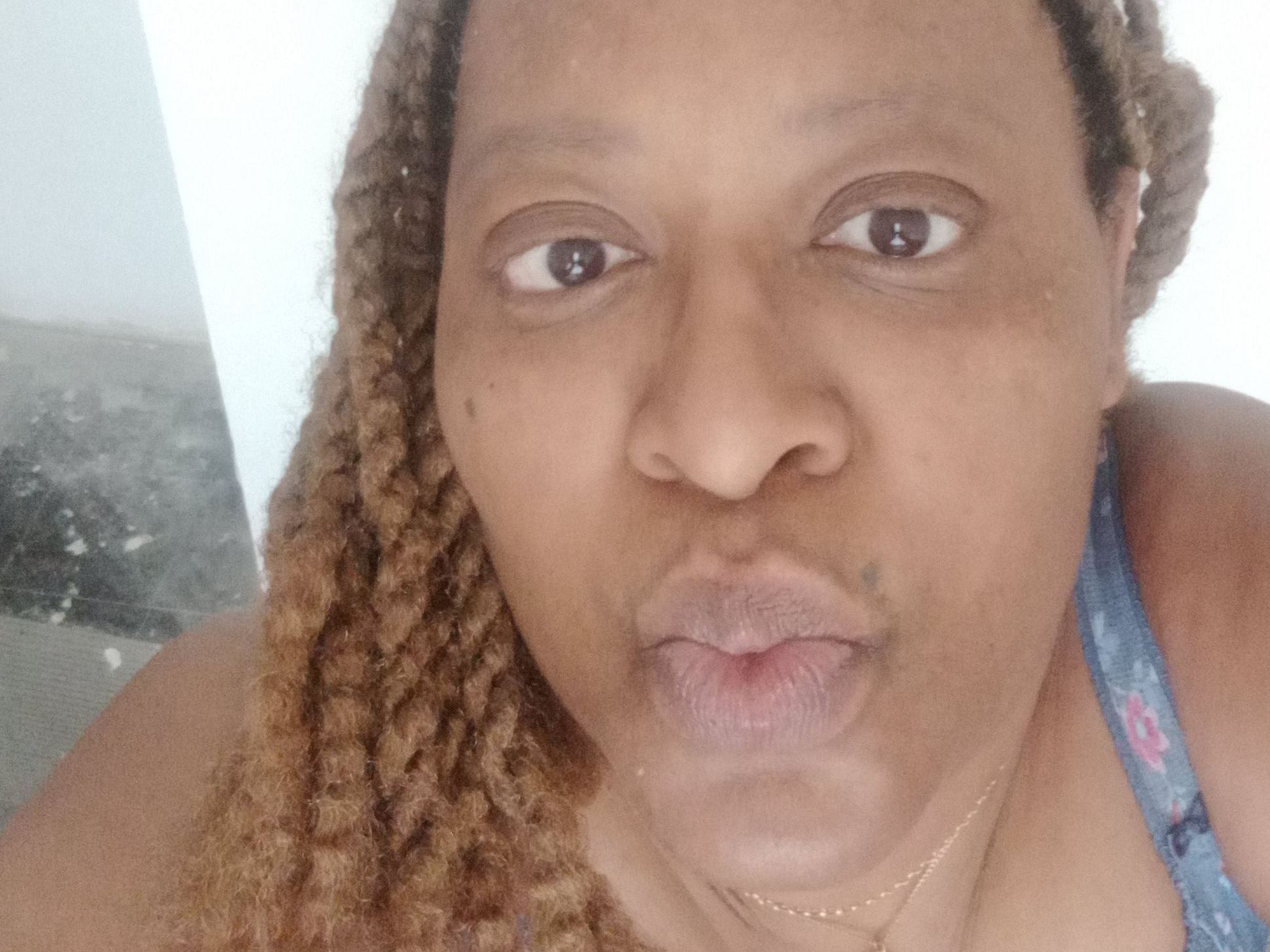 Imagen de perfil de modelo de cámara web de BlossomJoy