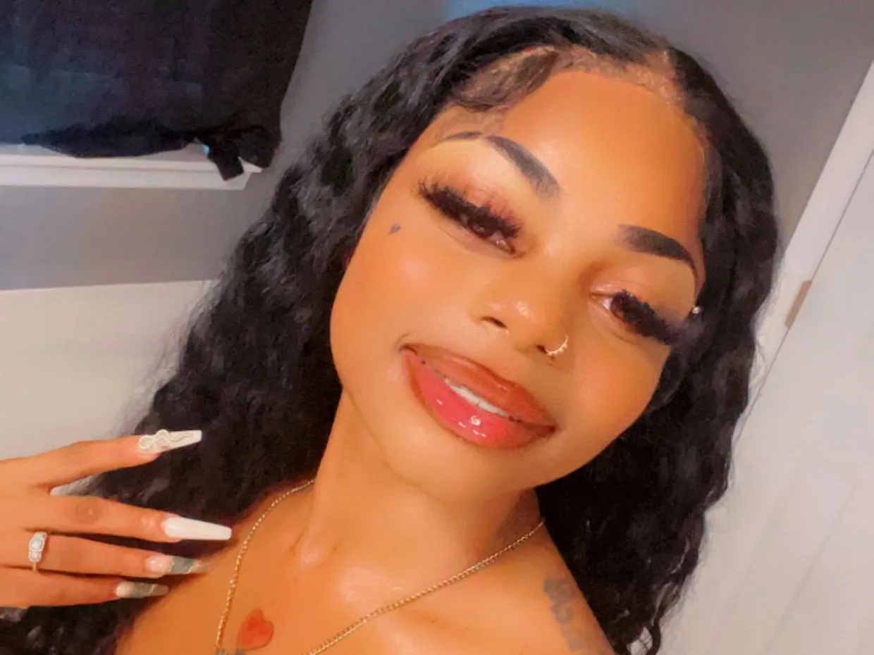 Adoreindia immagine del profilo del modello di cam