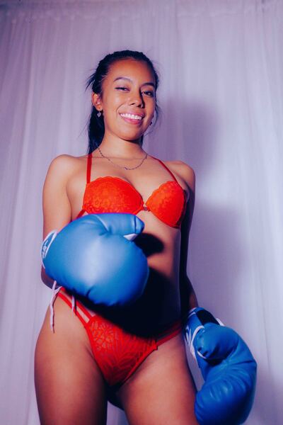 Interprète LucyBrownn Photo 9