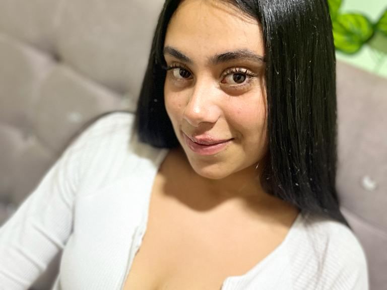 Imagen de perfil de modelo de cámara web de saara202cl