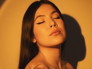 AilynRed profilbild på webbkameramodell