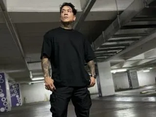 JulianUchiha profilbild på webbkameramodell