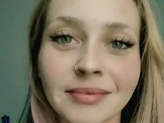 Brattnextdoor profielfoto van cam model