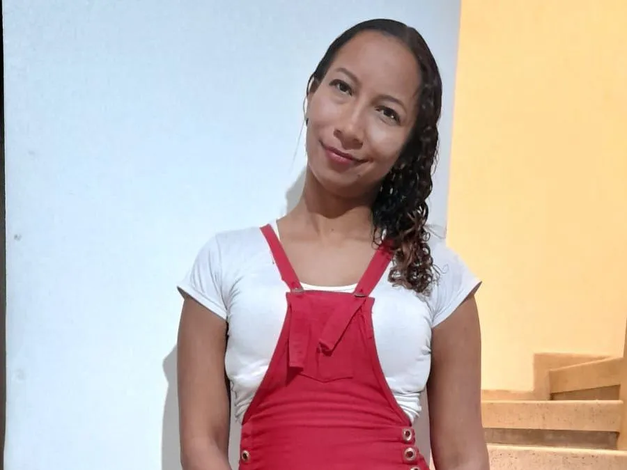 alondralovencm101 Profilbild des Cam-Modells