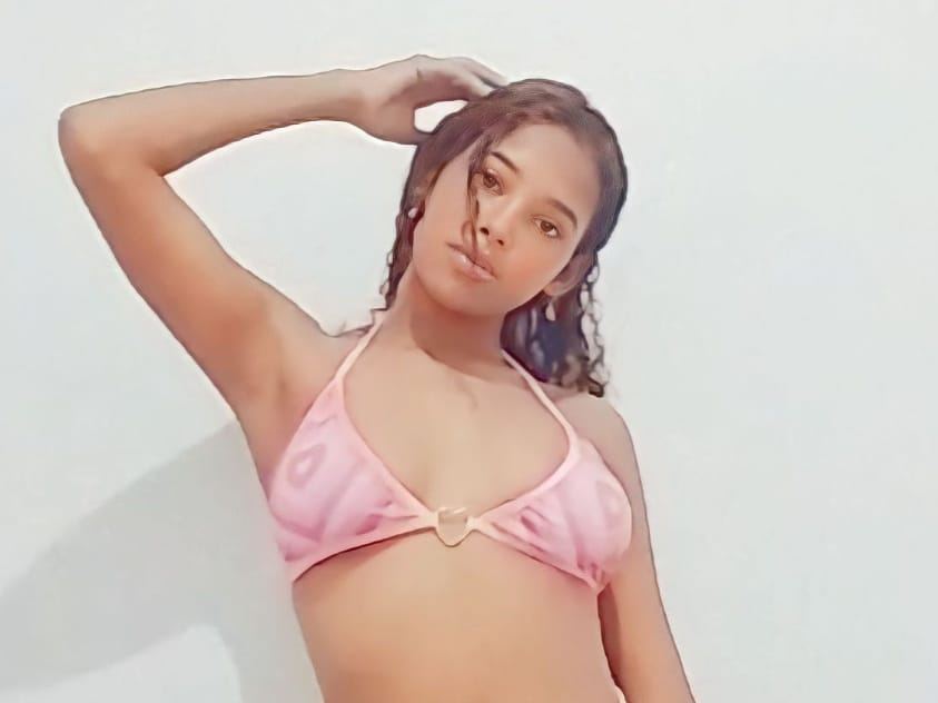 CRYSTALROSEKM profilbild på webbkameramodell