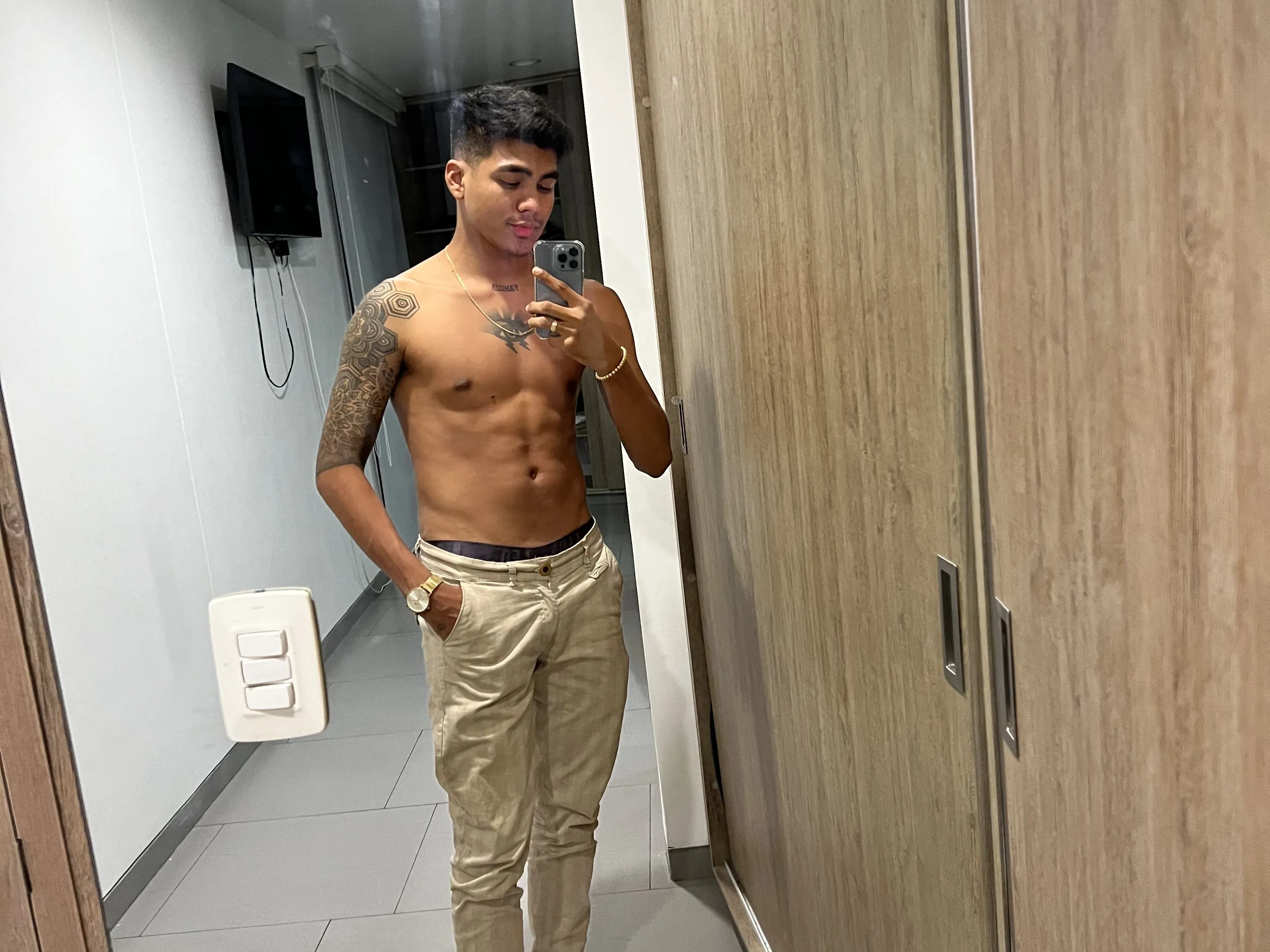 Mynameiswalter profielfoto van cam model