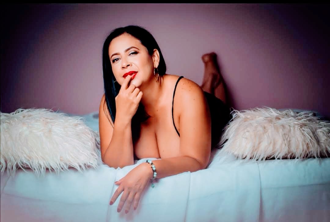 Performer karla1977 Photo 11