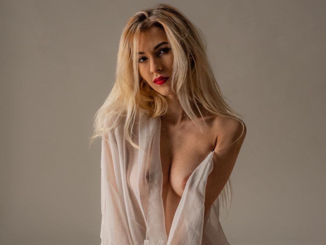 EmillyHarlee immagine del profilo del modello di cam