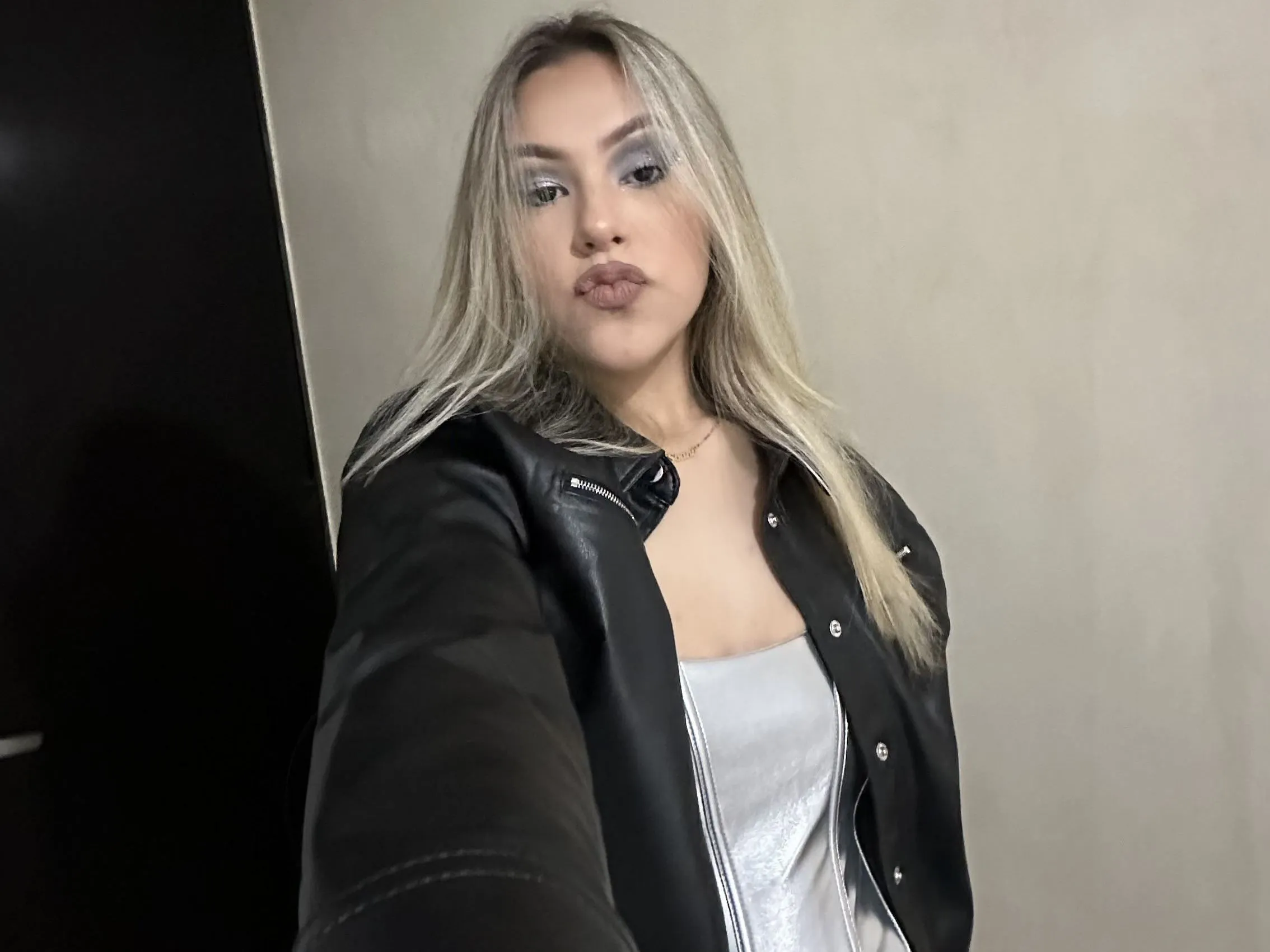 AmelyPriston profielfoto van cam model