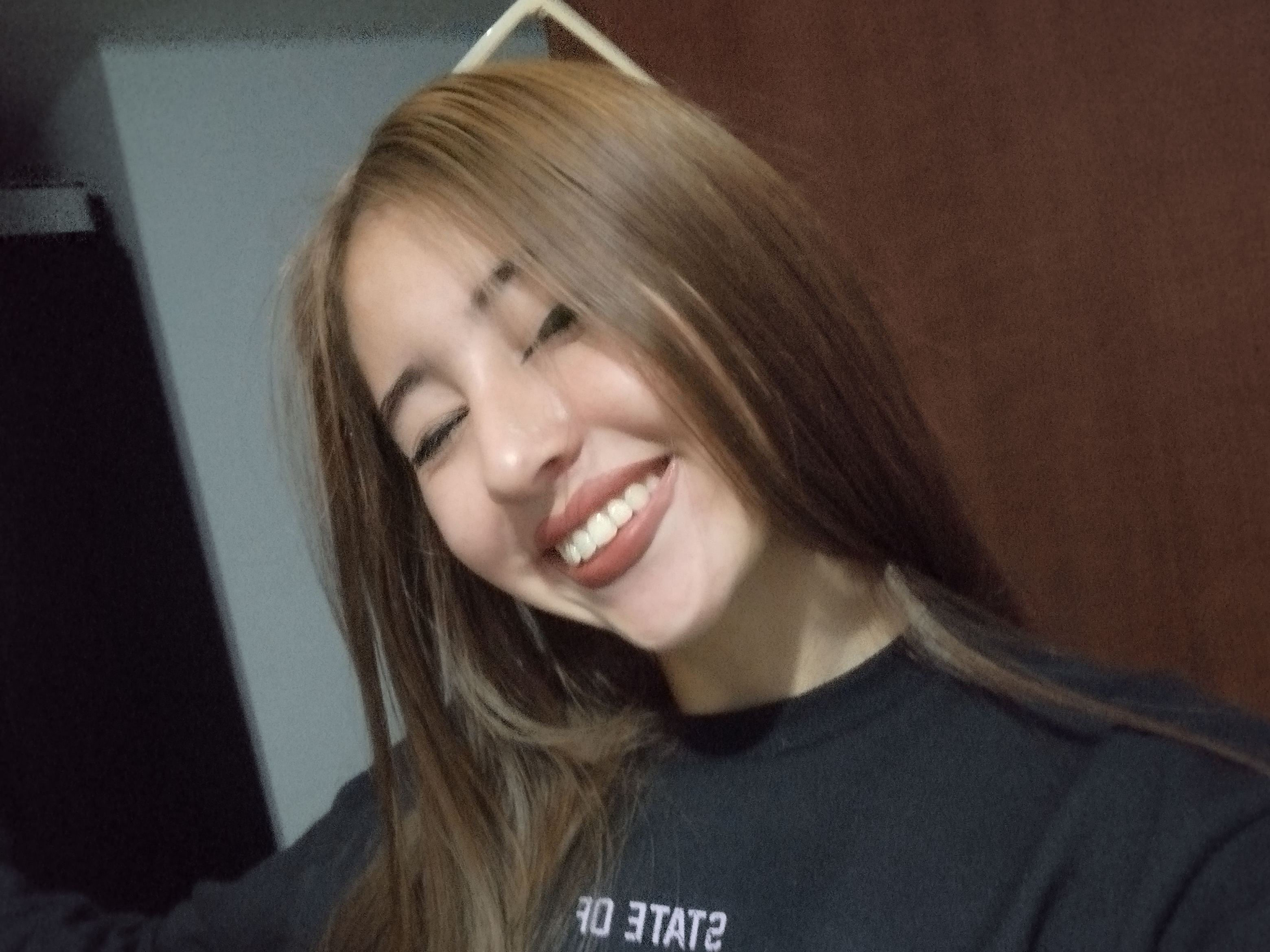 AlmaReeve profilbild pÄ webbkameramodell