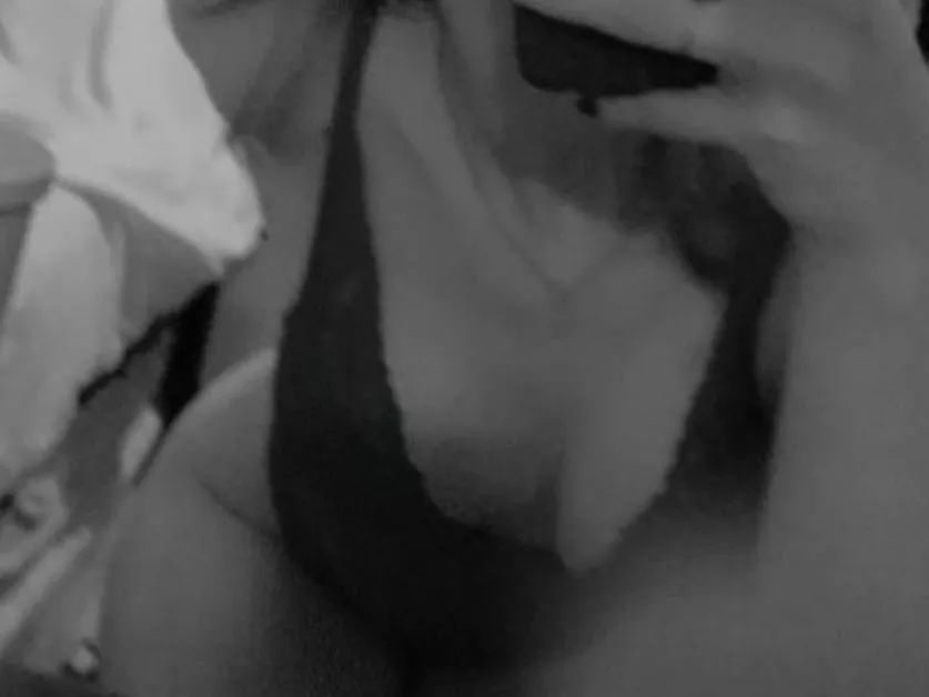 CrystalxUK cam model profile picture