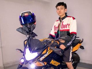 Chiky50 profilbild pÄ webbkameramodell