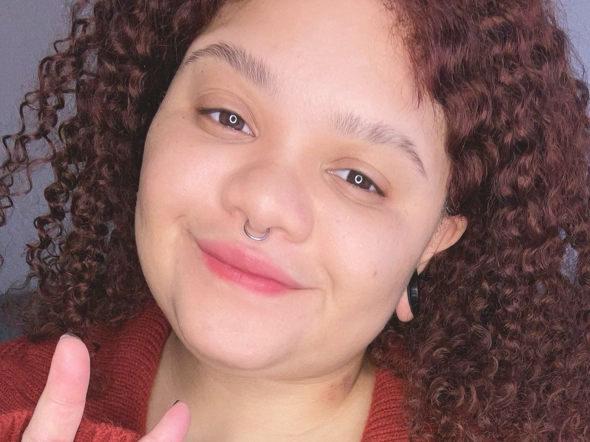 Foto de perfil de modelo de webcam de nurvy